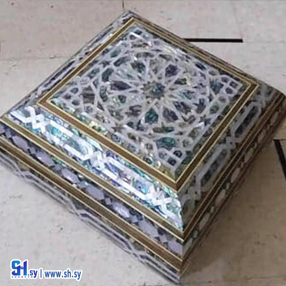 صندوق خشبي A009 (حاضنة دمر المركزية للفنون الحرفية)