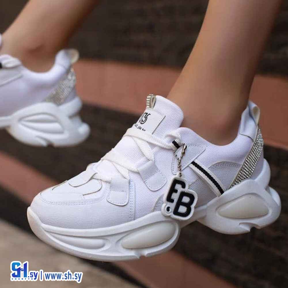 حذاء نسائي مع الاكسسوار (احذية رامي)