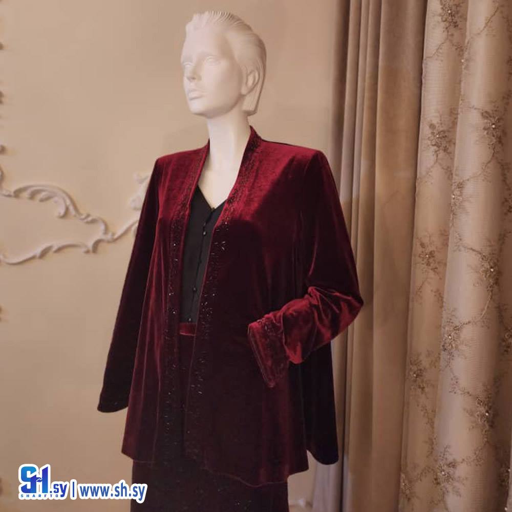 طقم نسائي مخمل (لوسين)