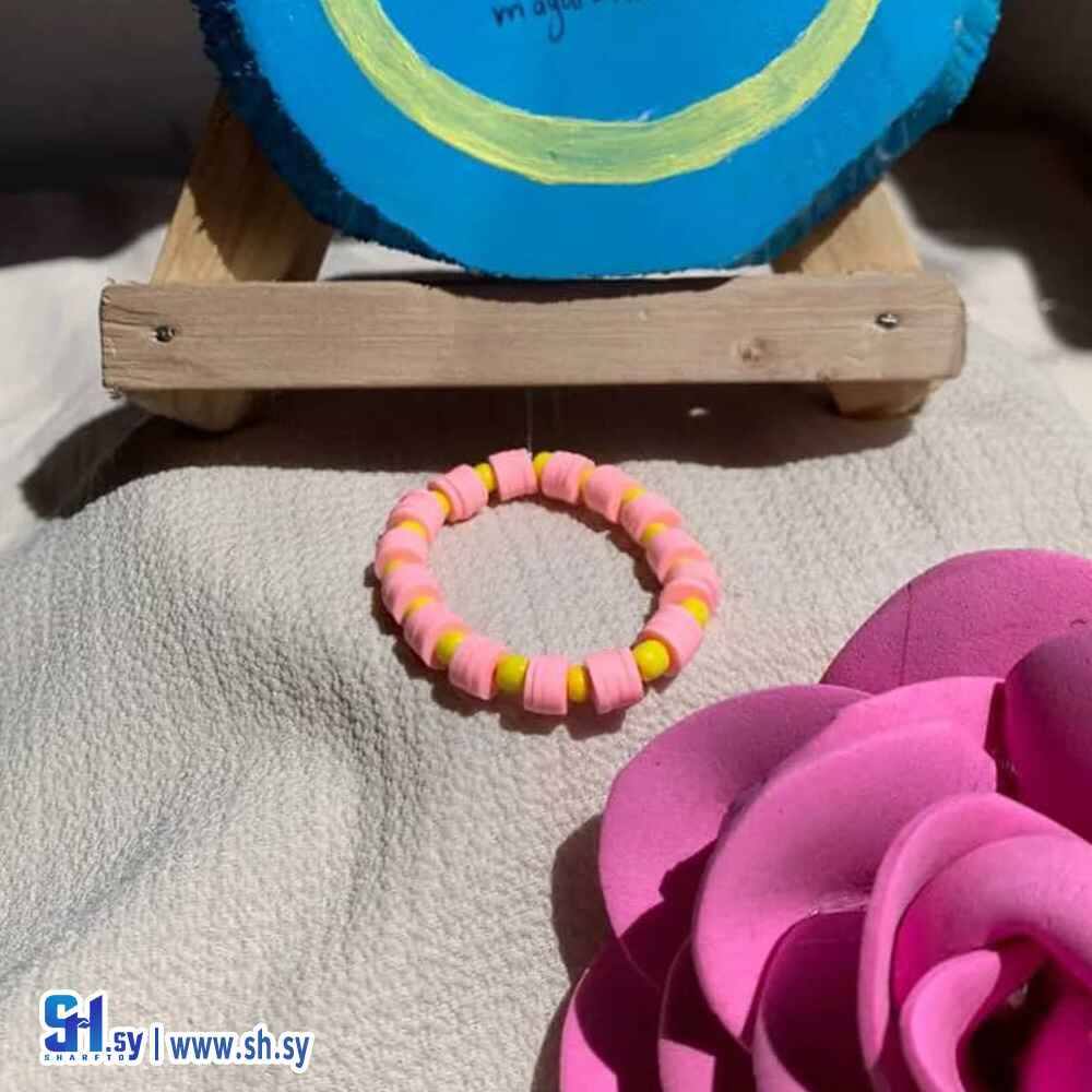 اسوارة من حبات المارشملو مع الخرز الملون (Mayar hand made)