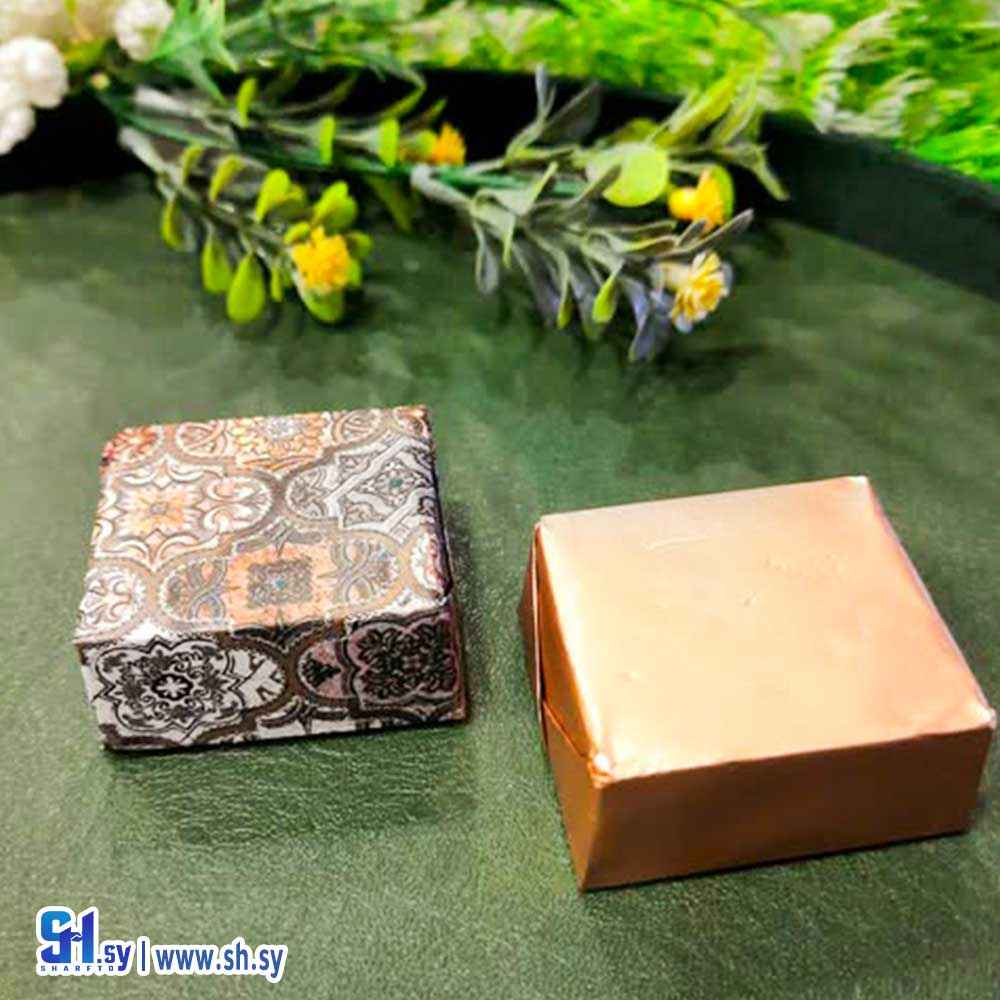 شوكولا مرة مع اللوز والعسل (سكر نبات)