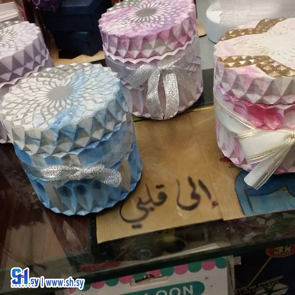 شمعة معطرة موديل الوردة مع صندوق (رؤية)