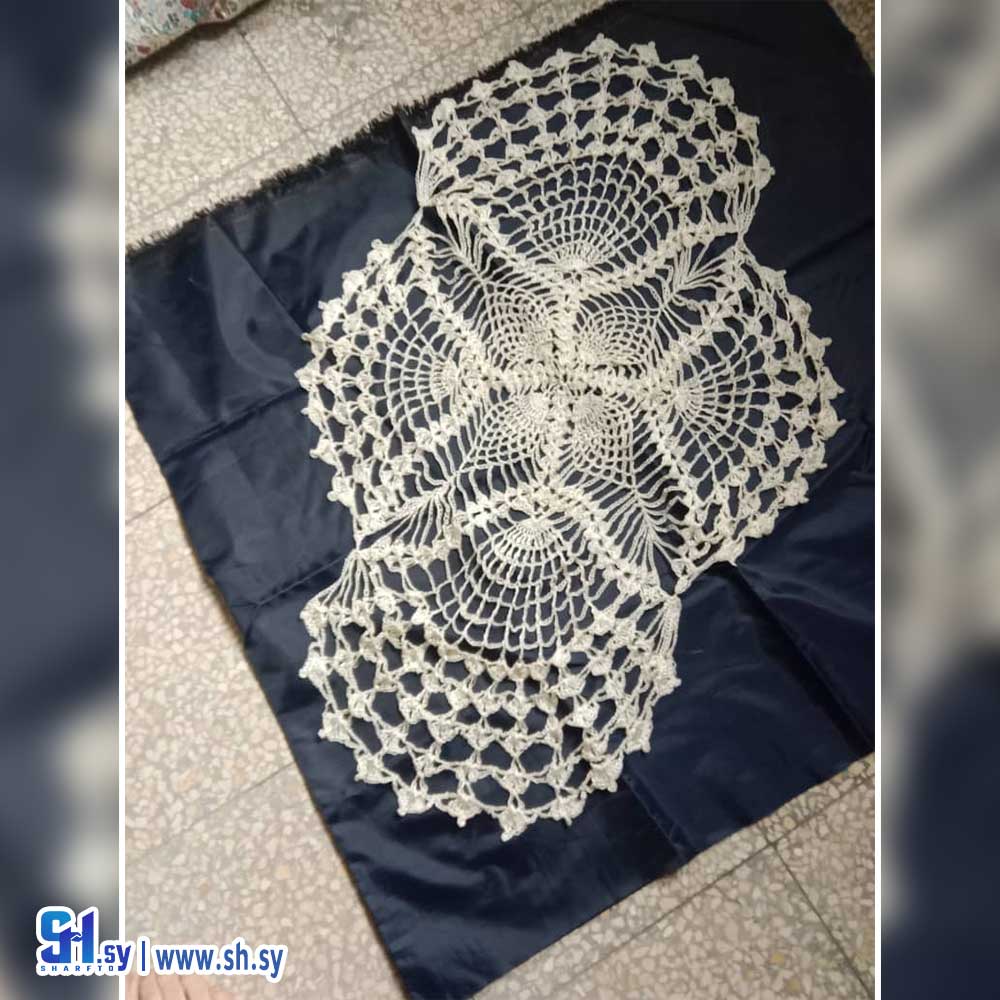 مفرش طاولة كروشيه (اعتدال غلبان)