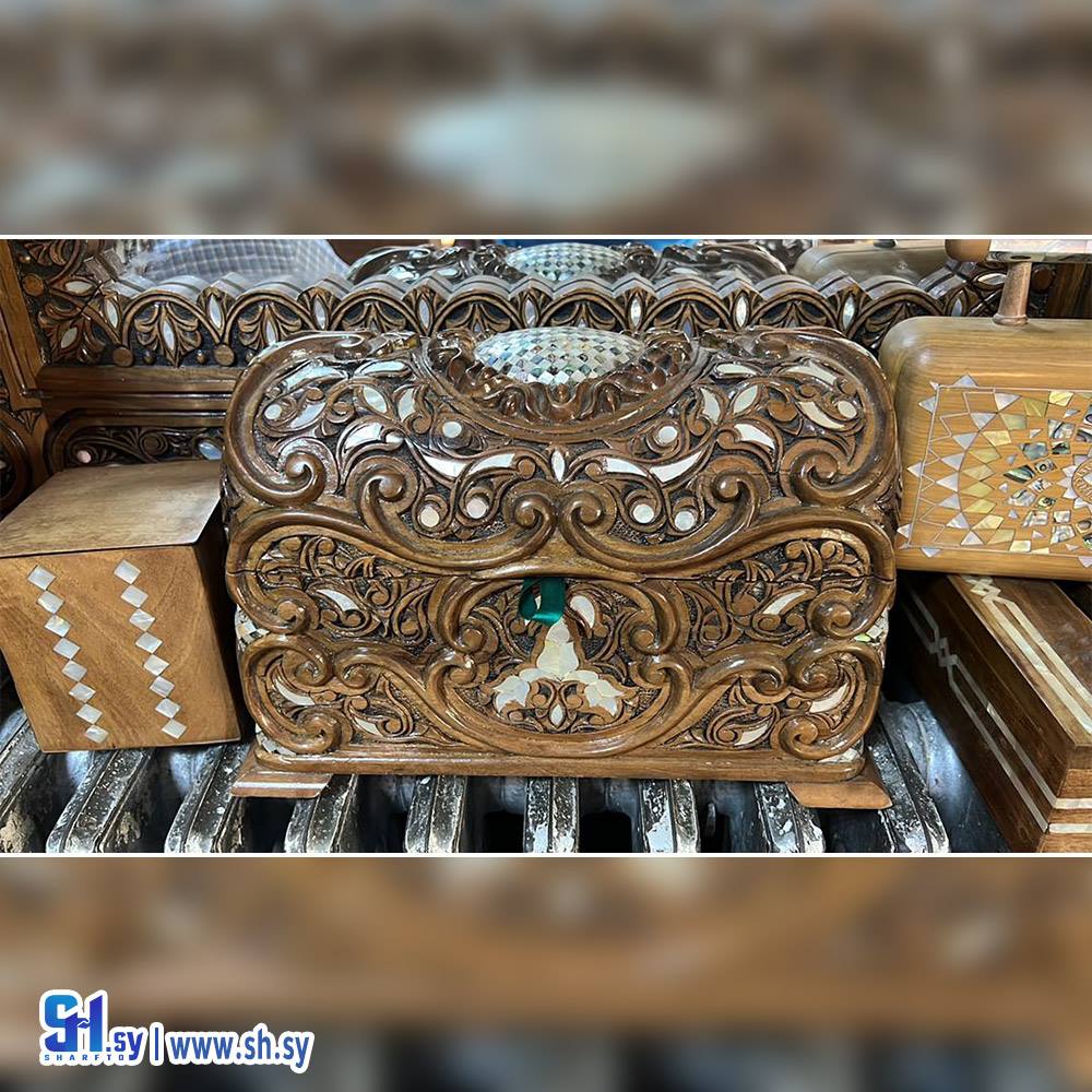 صندوق من الخشب الجوز الطبيعي 9 (عصام الحلبي)