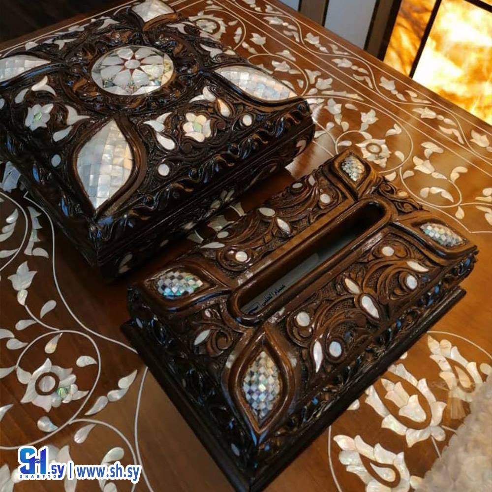 علبة من الخشب الجوز الطبيعي 18 (عصام الحلبي)