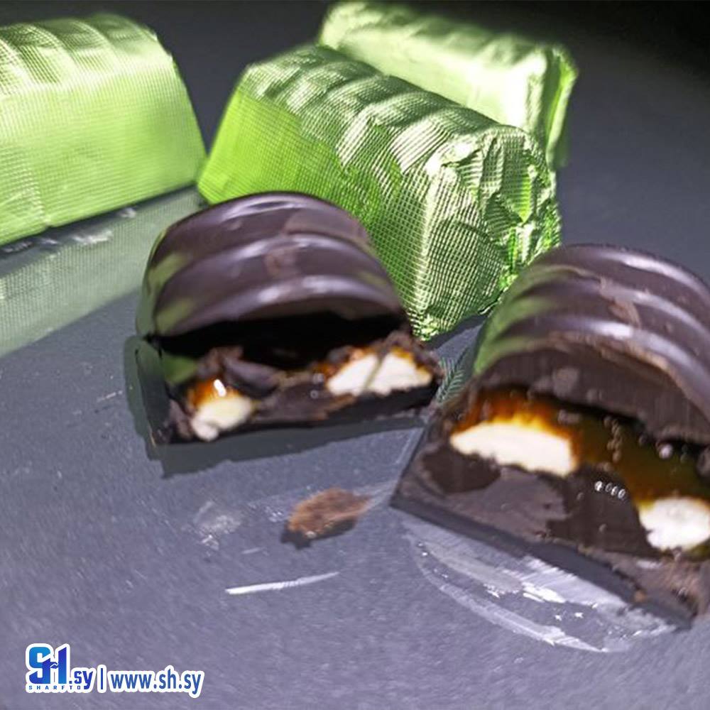 شوكولا دارك بحشوة الدبس واللوز (Stephanie Chocolate)