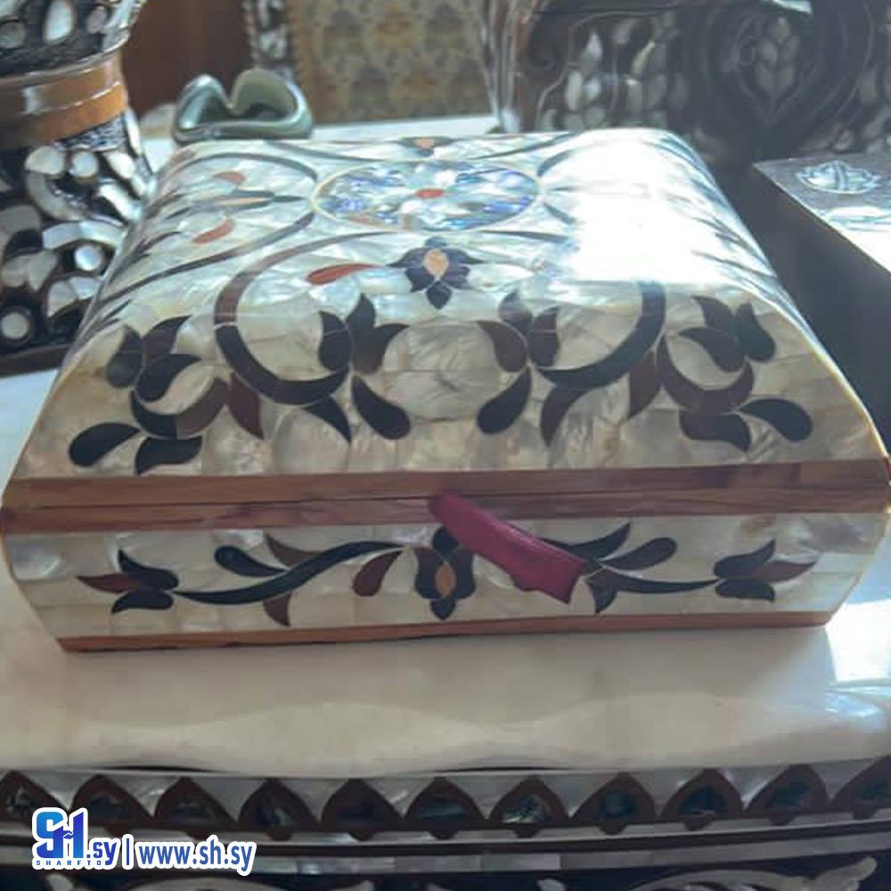 علب من الخشب الجوز الطبيعي 19 (عصام الحلبي)