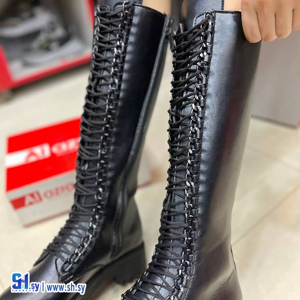 جزمة نسائية طويلة (أحذية العذراء)