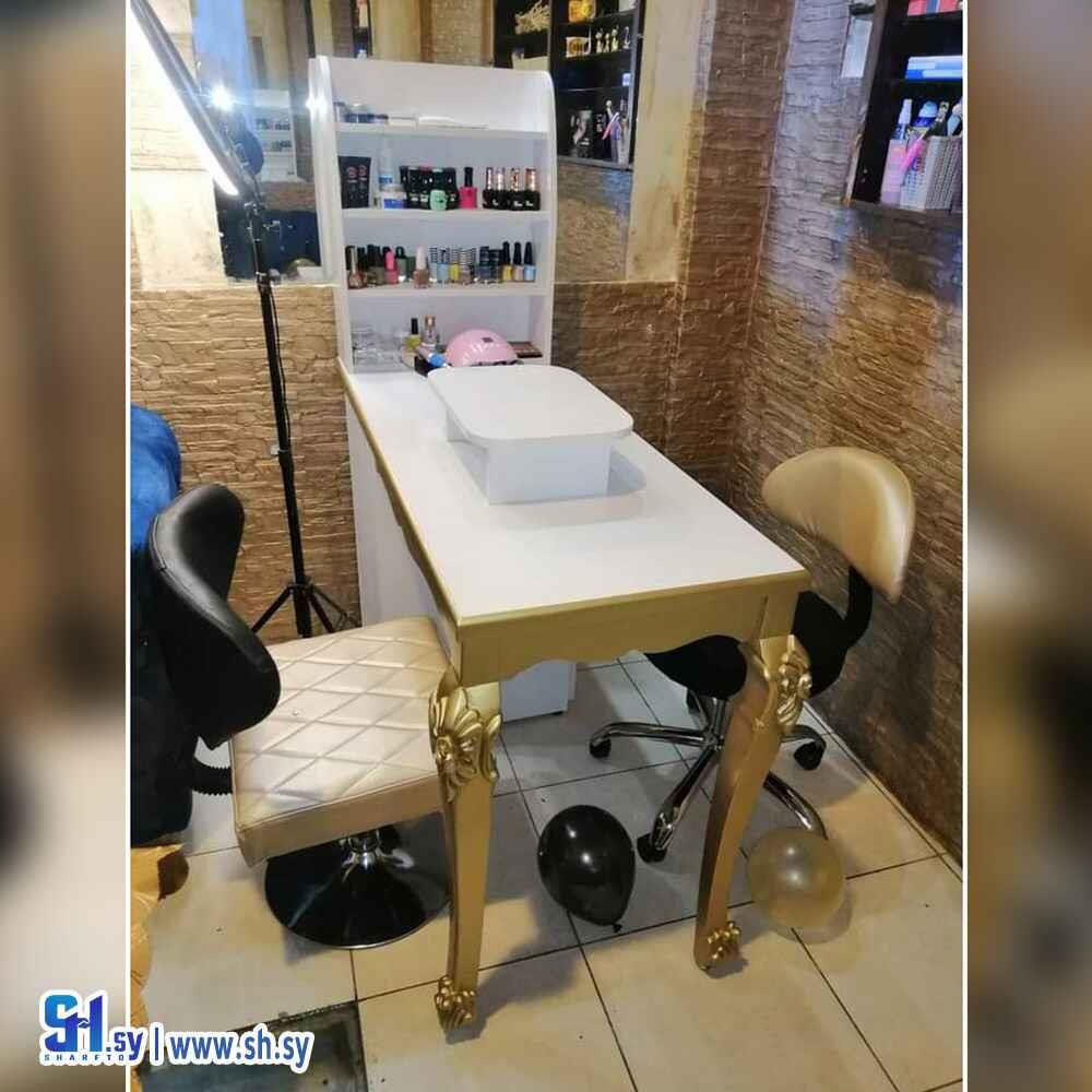 طاولة الأظافر (القطان)