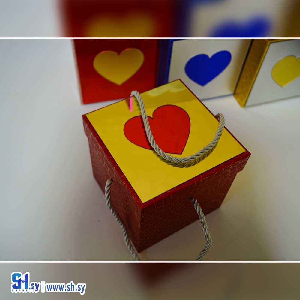 علبة كرتون 4 (بيرويا)