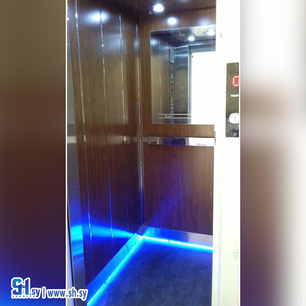 صاعده مكسبه لامايكا مع تنزيلات ستانلس ستيل 18 (رسلان لمصاعد الكهربائية)