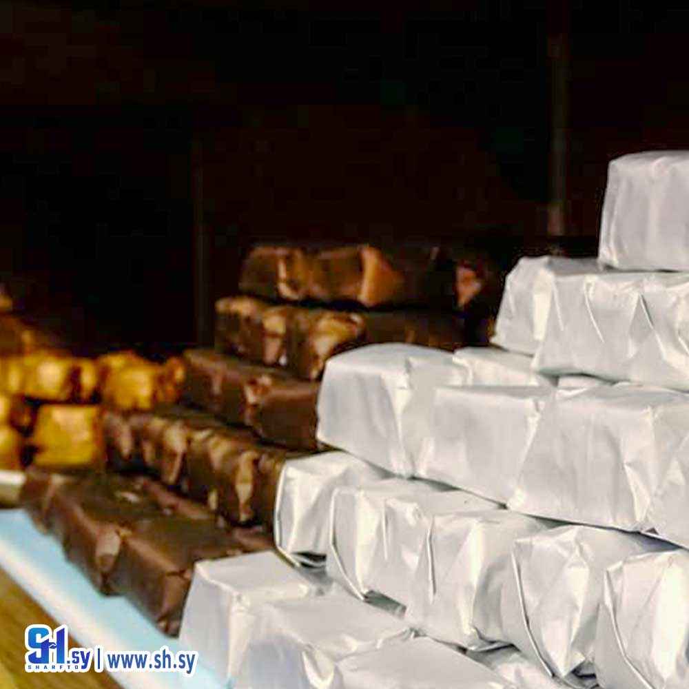 شوكولا دارك حشوة راحة بالفستق الحلبي (سكر نبات)