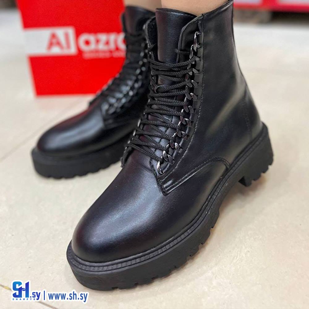 بوط جزمة نسائية (أحذية العذراء)