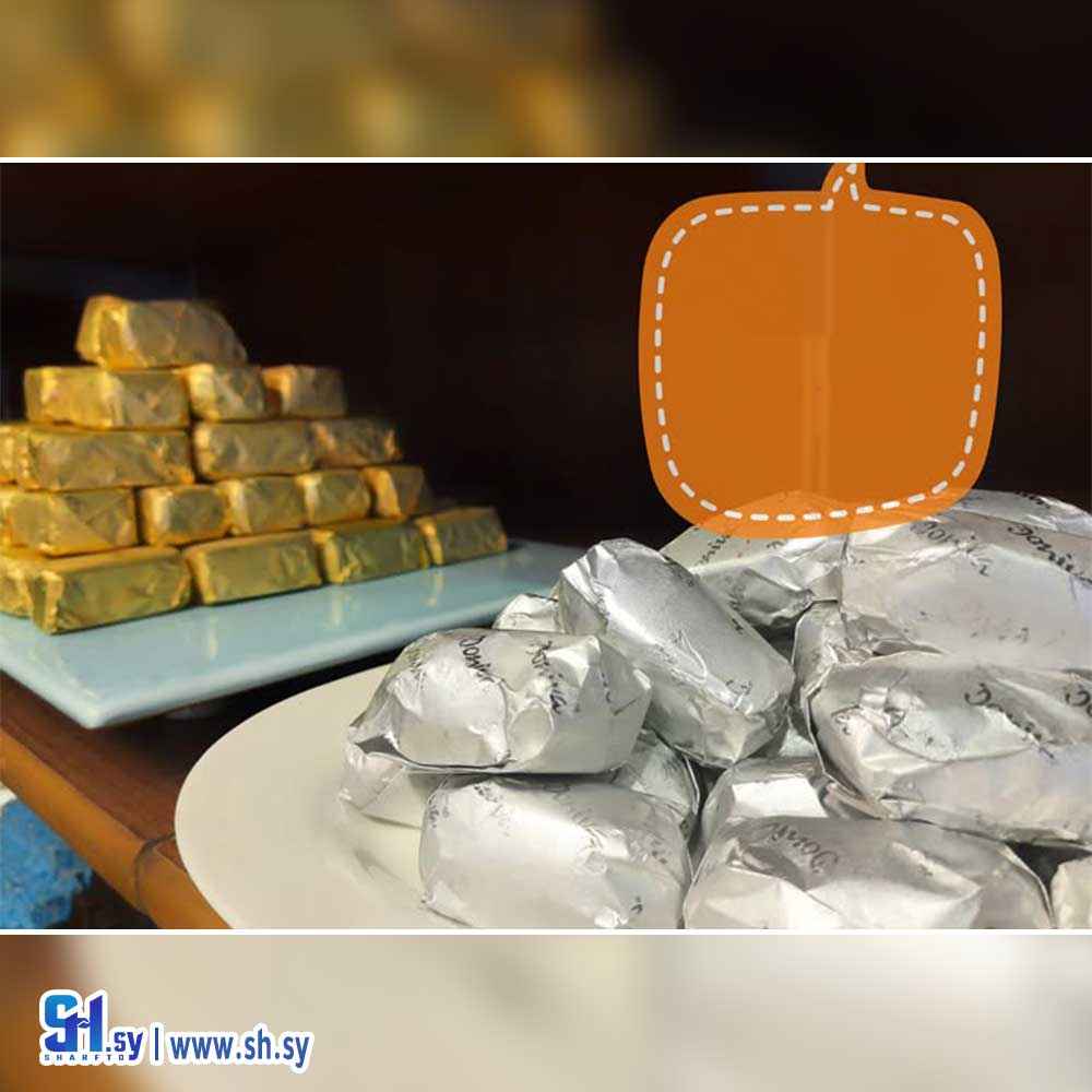 تمر مع لوز مغطى بالشوكولا الدارك (سكر نبات)