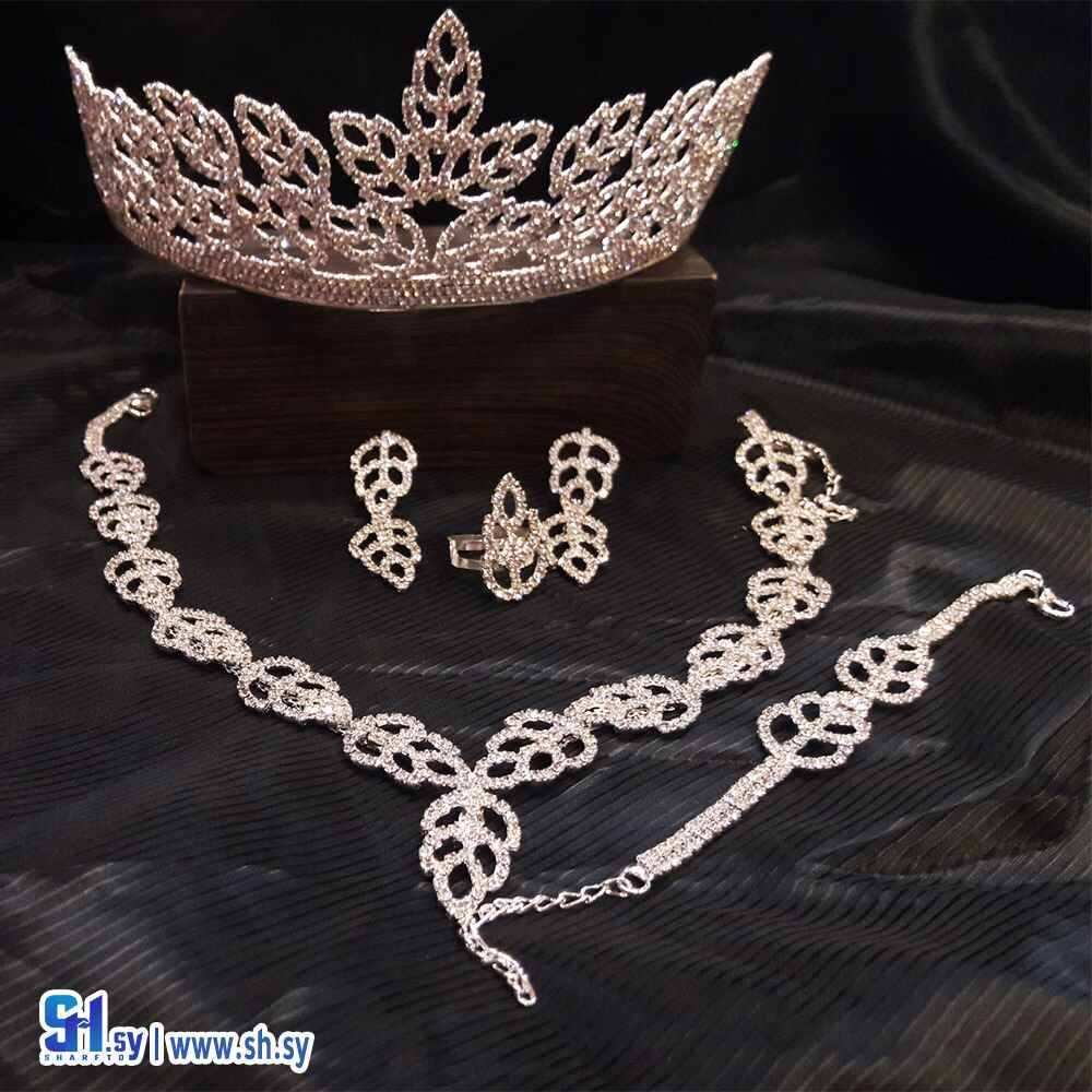 طقم إكسسوار مع تاج ملكي(مجموعة الخضري)