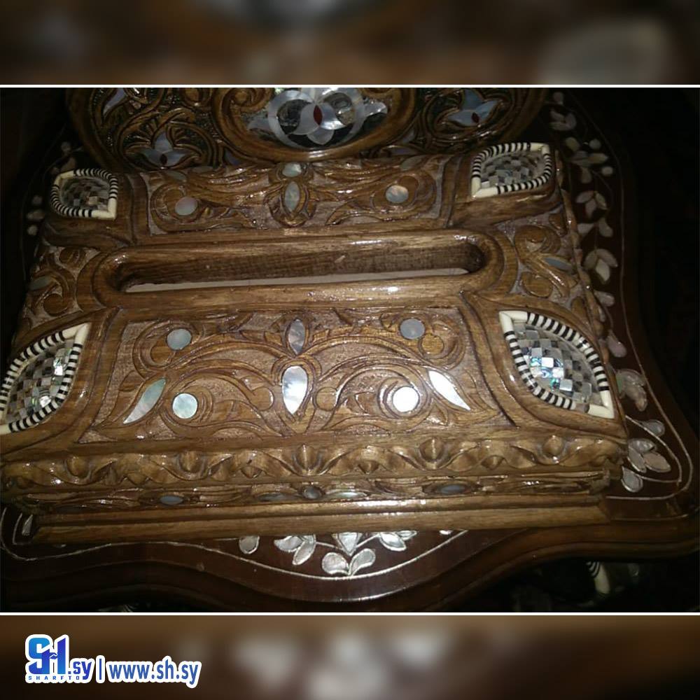 علبة محارم من الخشب الجوز الطبيعي 11 (عصام الحلبي)