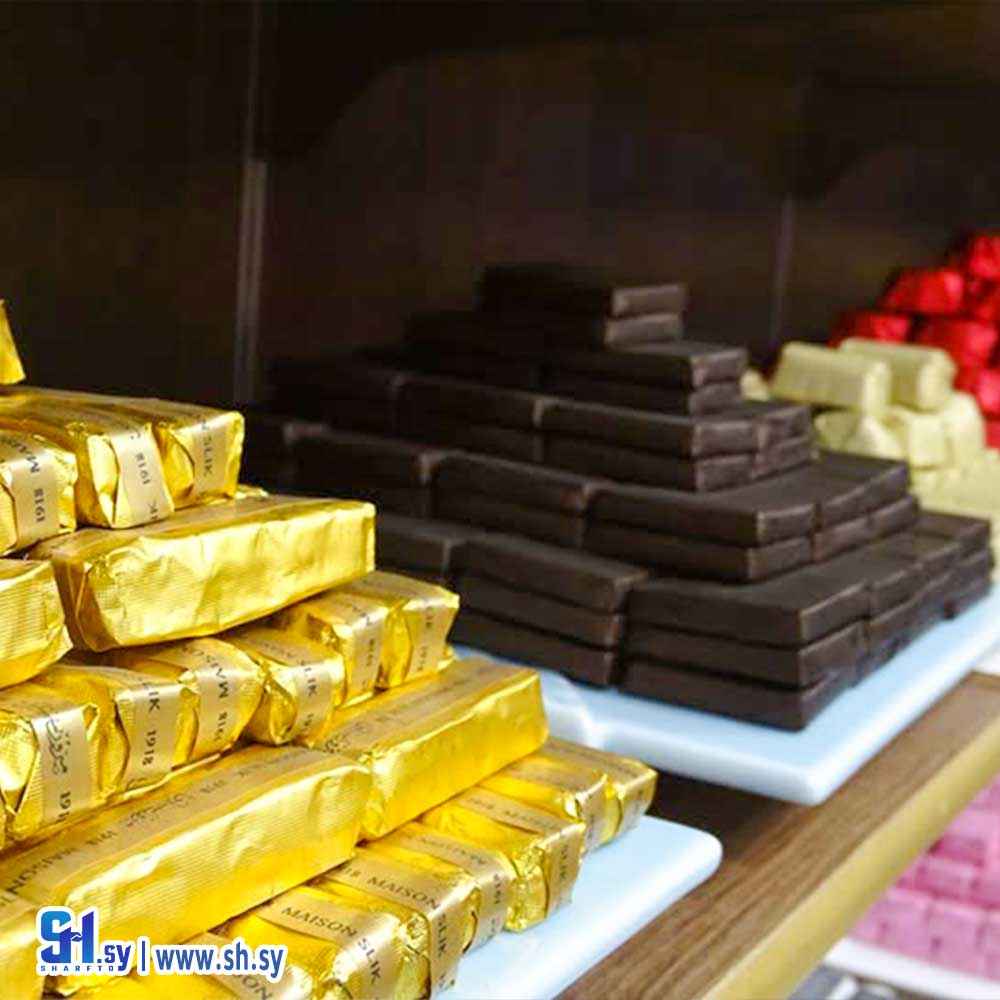 شوكولا الحليب مع البندق المحمص (سكر نبات)