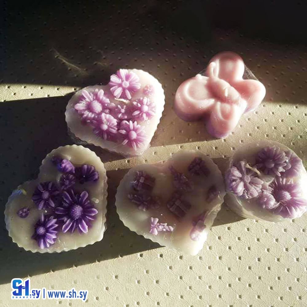 شموع معطره برائحة اللافندر  (Sweet scent candle )