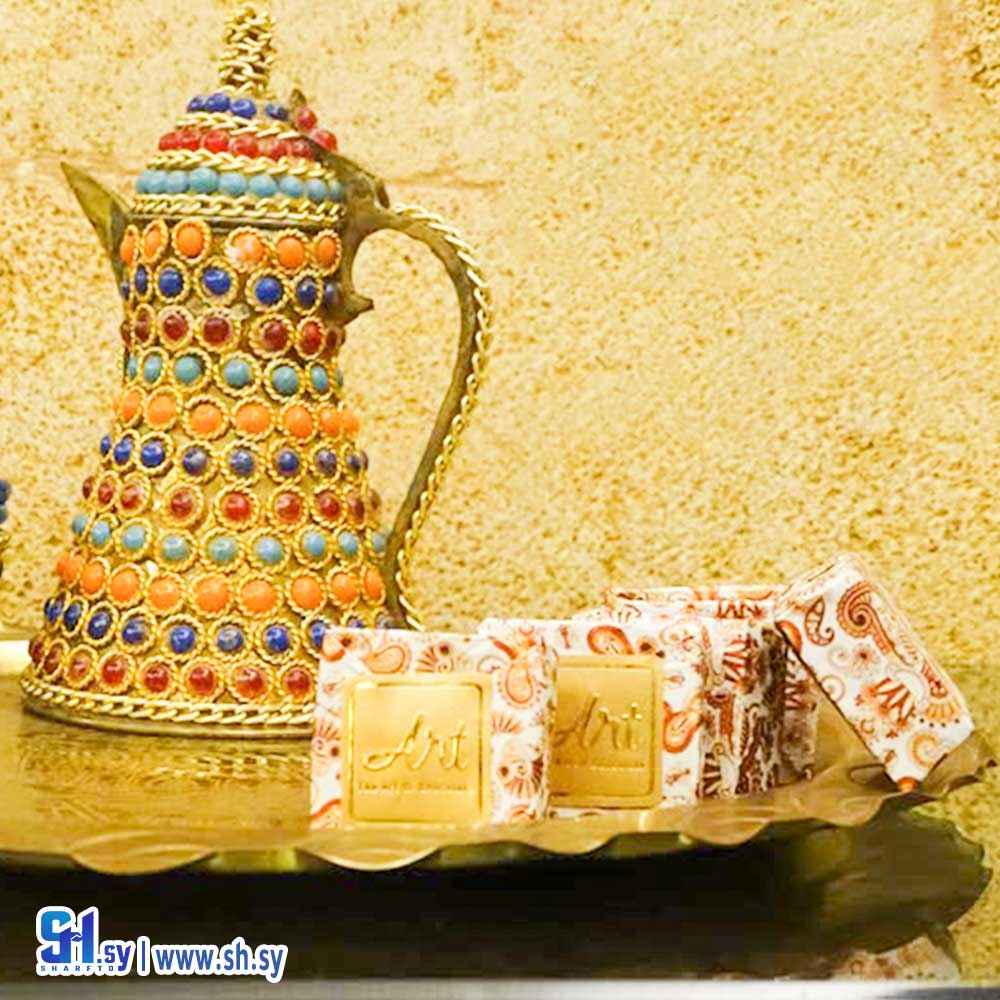 شوكولا الكاكو المرة مع اللوز والعسل (سكر نبات)