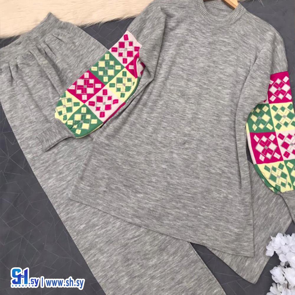 طقم نسائي (معرض يارا)