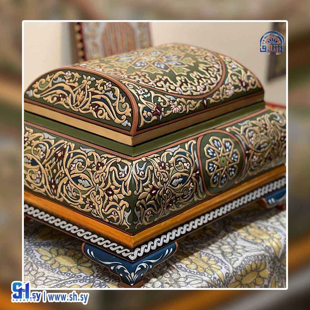 صندوق بزخرفة نباتية دمشقية موديل 0010 ( سحر الشرق - ماهر بوظو )