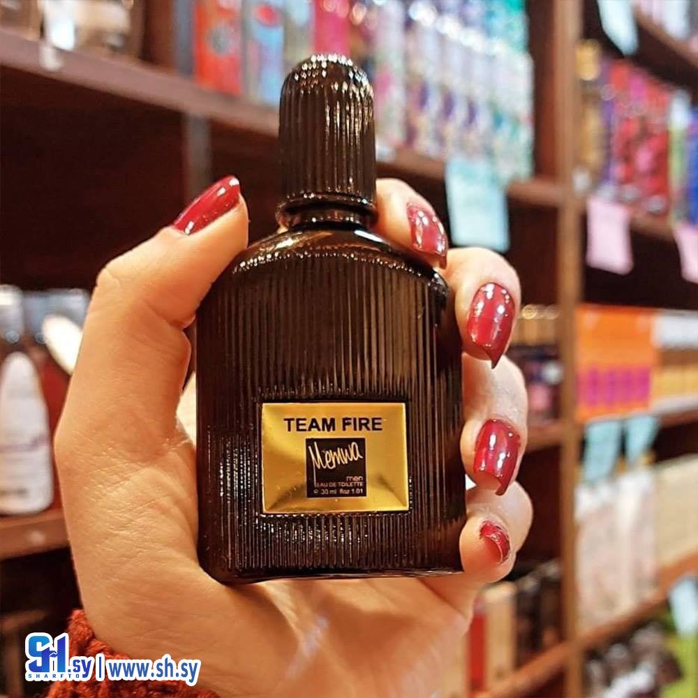 عطر (الملكي للمكياج والعطور)