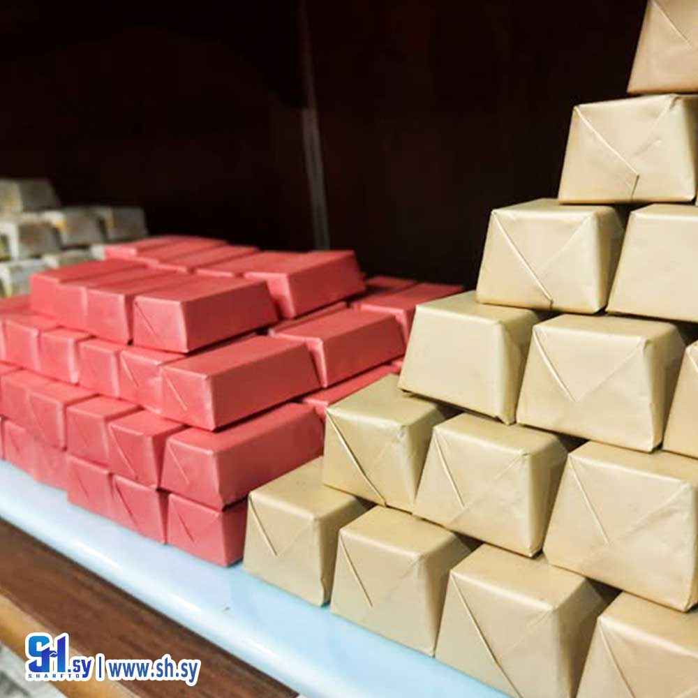 شوكولا الحليب مع كريمة اللوتس بالمكسرات (سكر نبات)