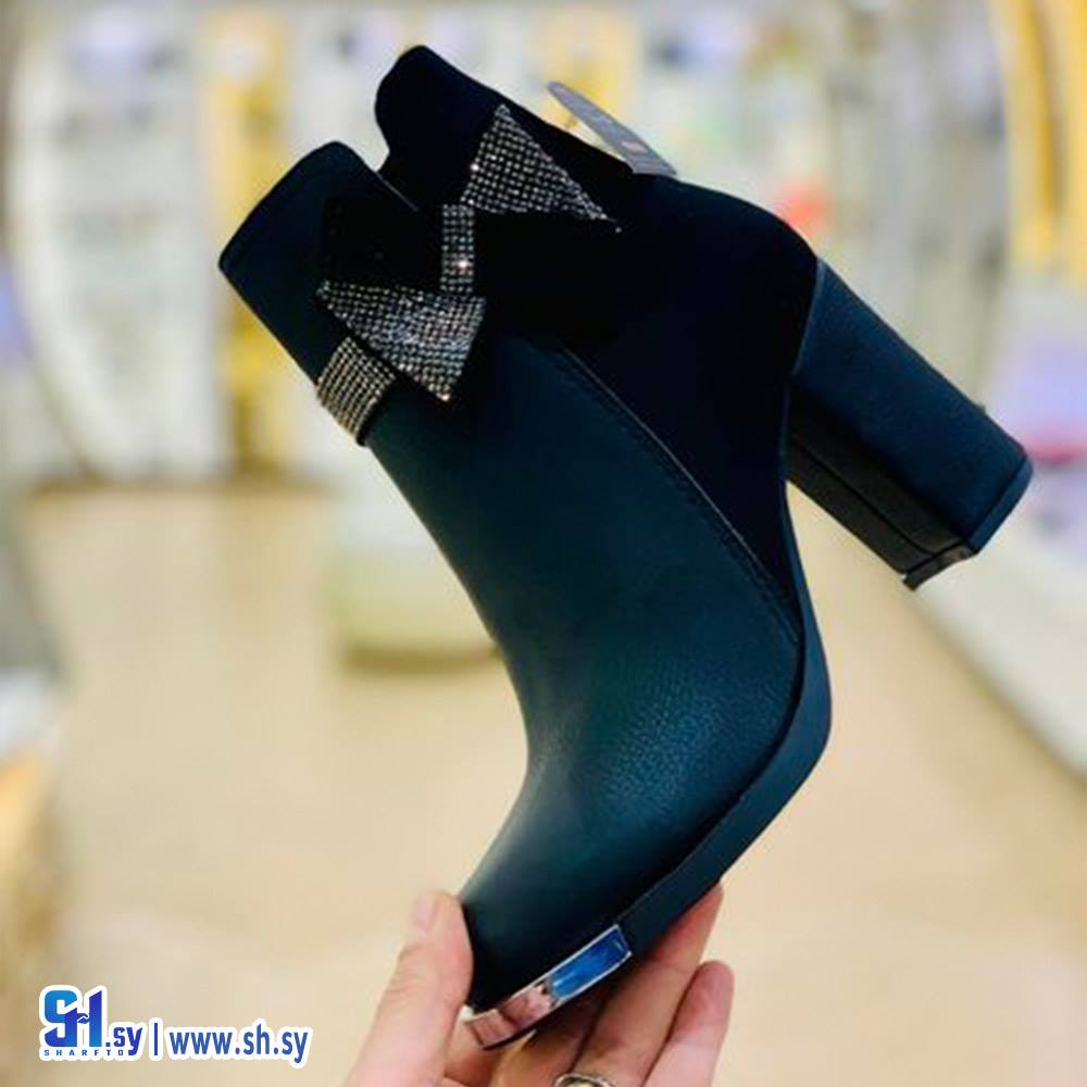 جزمة نسائية ببيونة  (أحذية لارين)