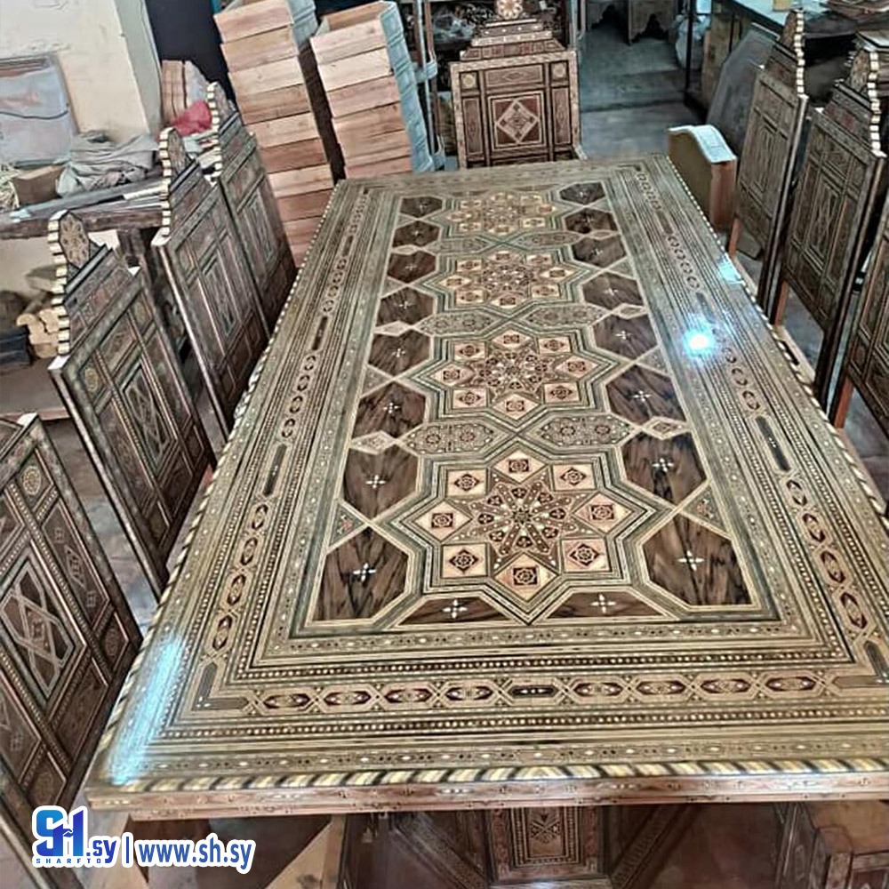 طاولة طعام مزخرفة (سحر الشام للموزاييك)