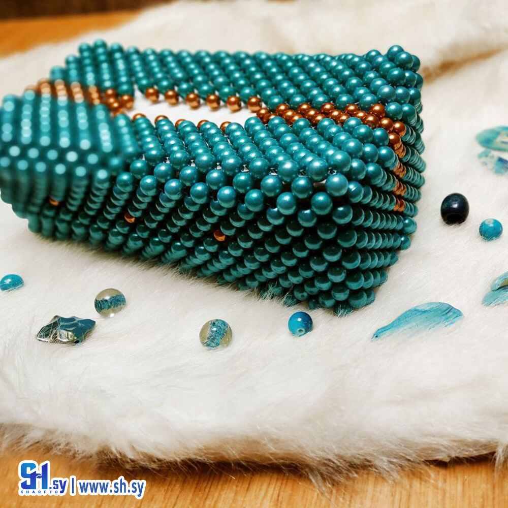 علبة محارم (هاجر خباز)