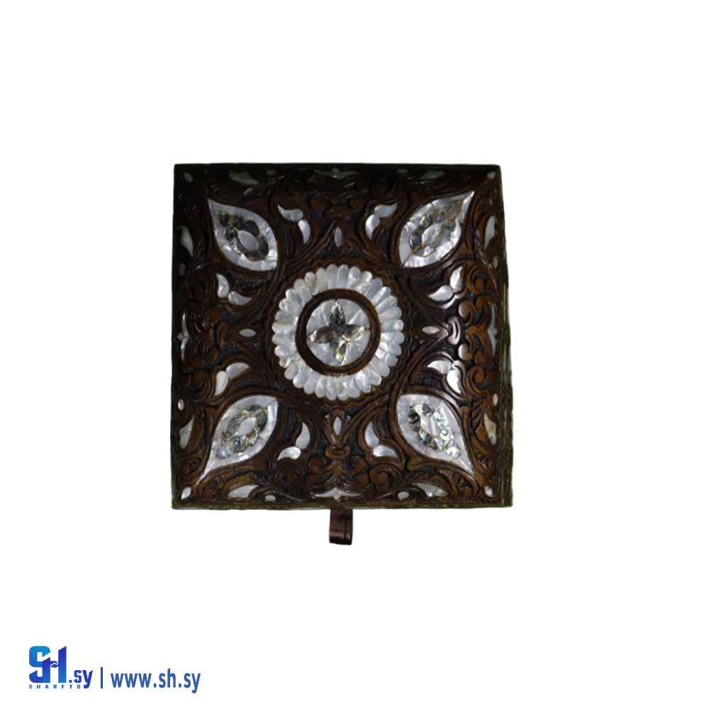 صندوق مجوهرات تراثي (حاضنة دمر المركزية للفنون الحرفية)